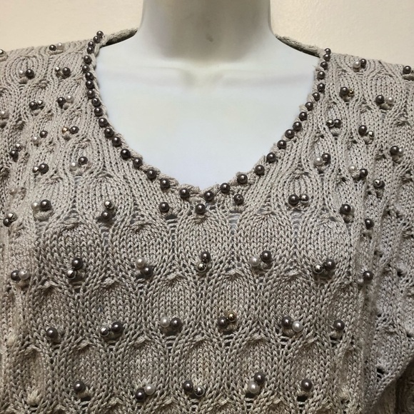 2/$30 Cable Knitted Lightweight V Neck Tan Handmade Sweater Perl Clusters Small - Picture 5 of 9